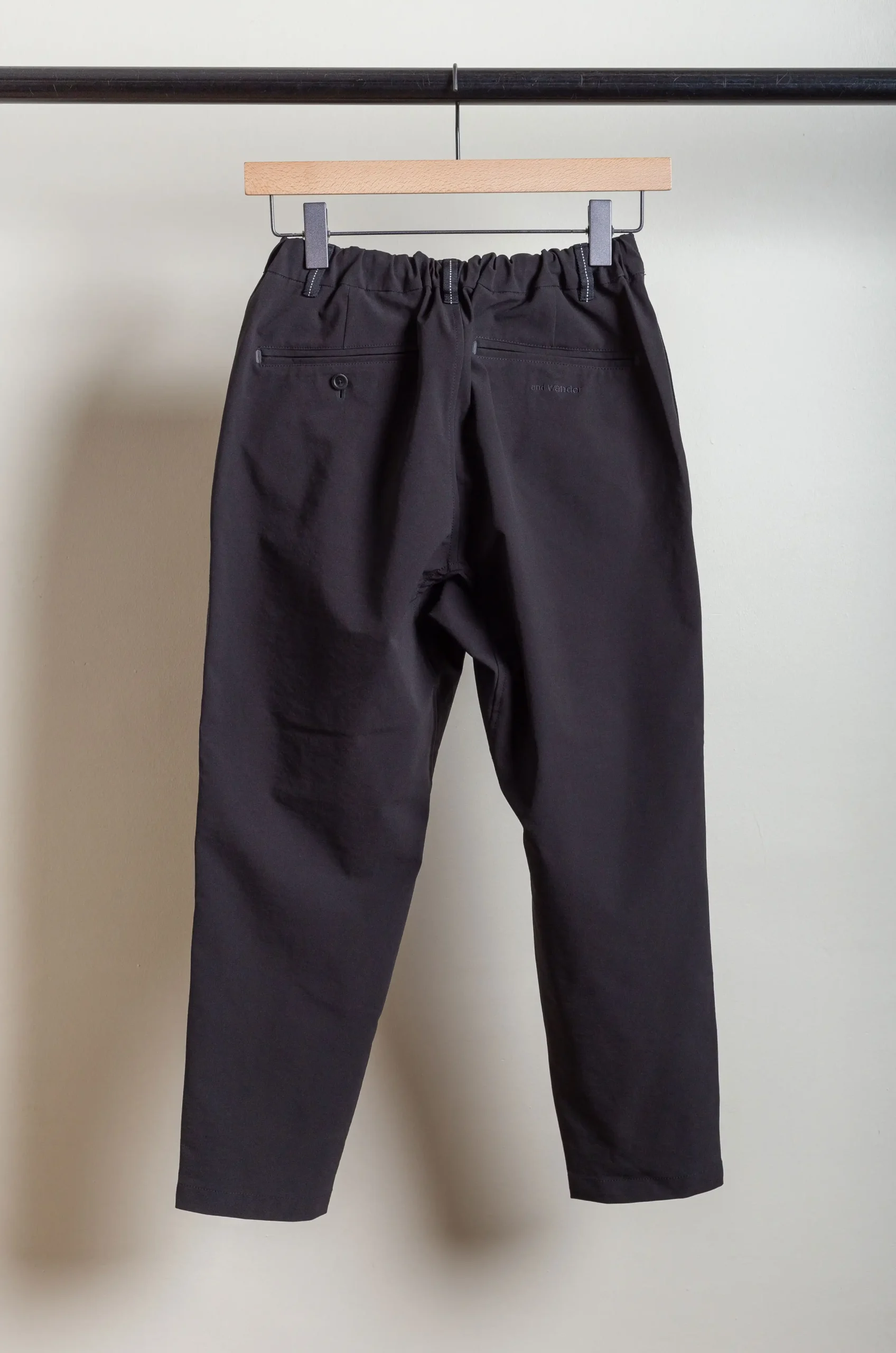 And Wander - Women Plain Tapered Stretch Pants - Black