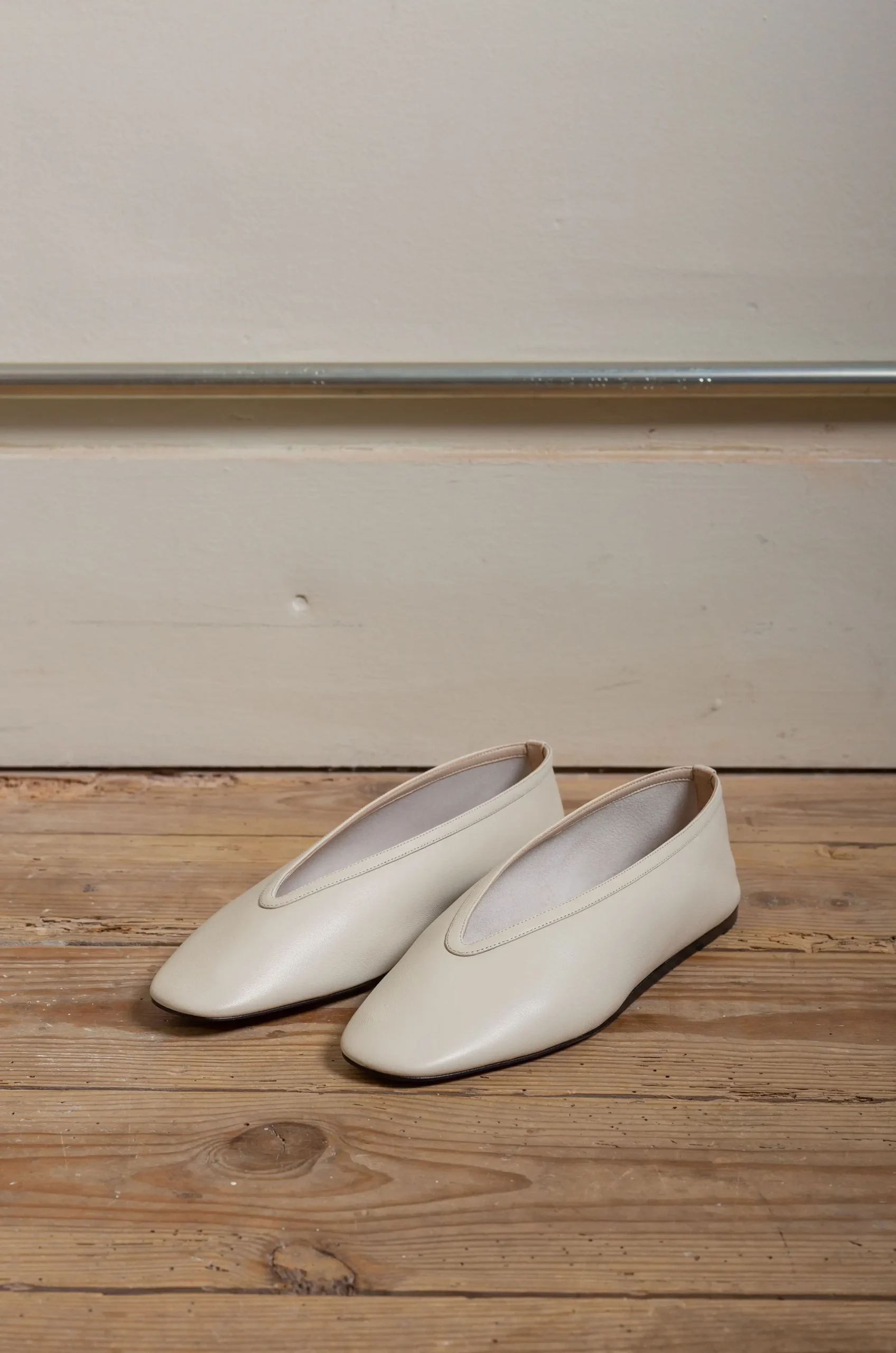 Le Monde Béryl - Luna Slipper Leather - Ecru