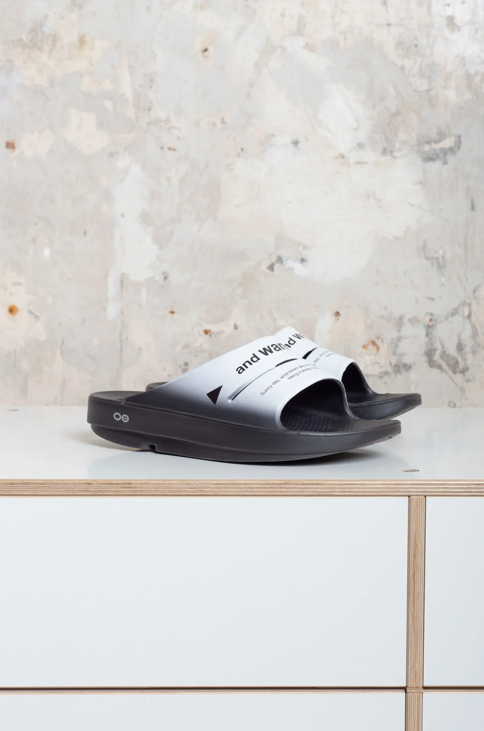 And Wander - OOFOS x And Wander OOahh Recovery Sandal - Black