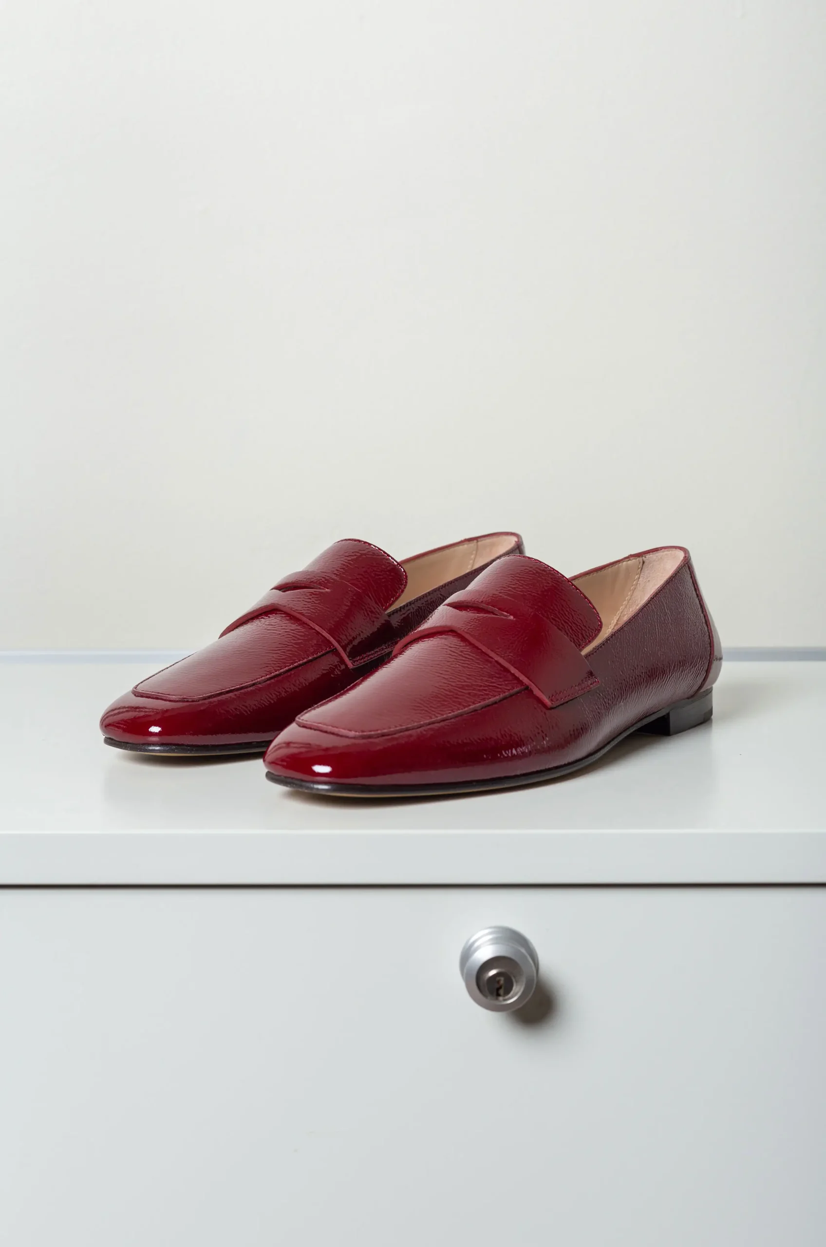 Le Monde Béryl - Soft Loafer Placket Patent - Oxblood Red