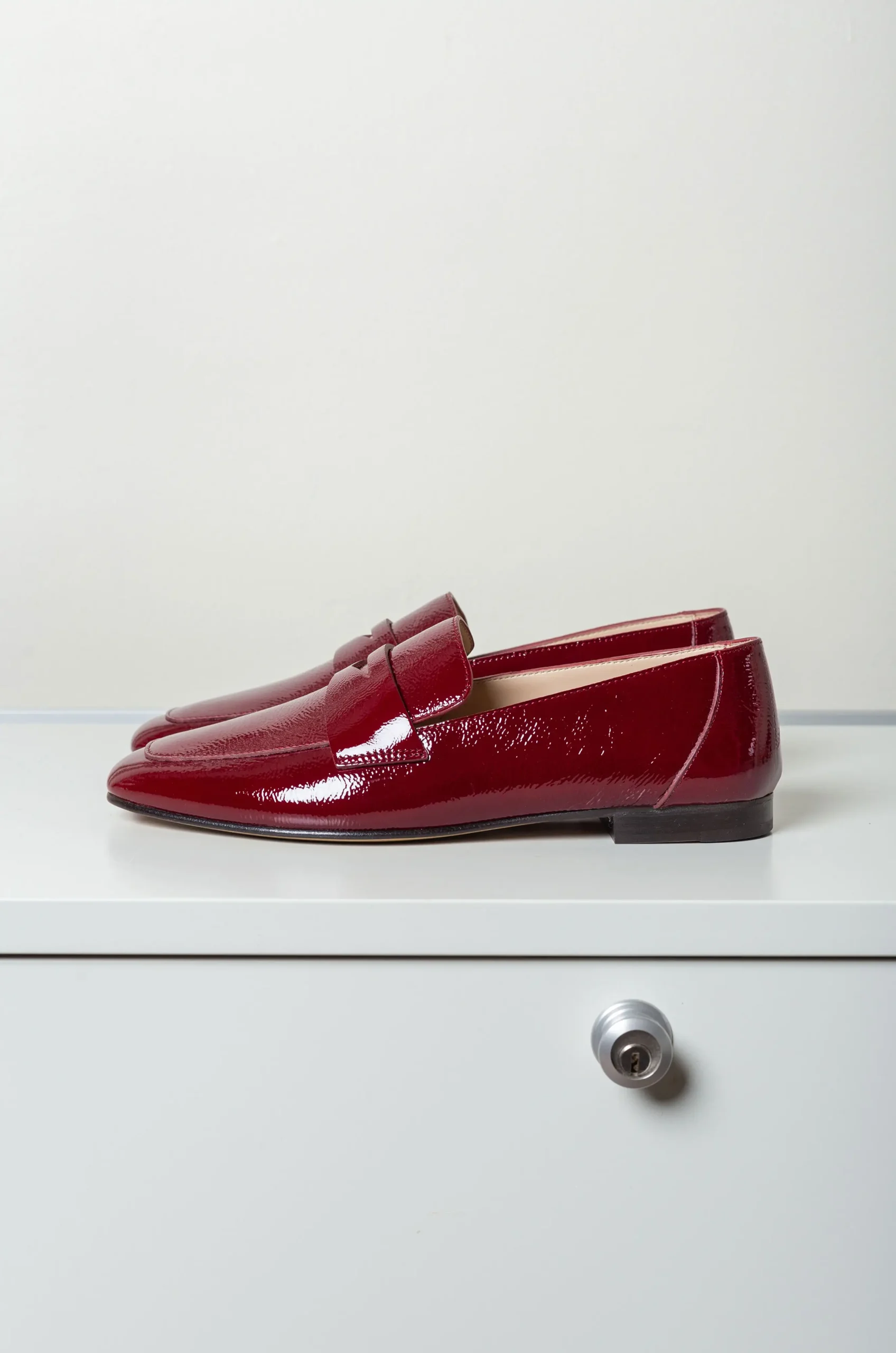 Le Monde Béryl - Soft Loafer Placket Patent - Oxblood Red