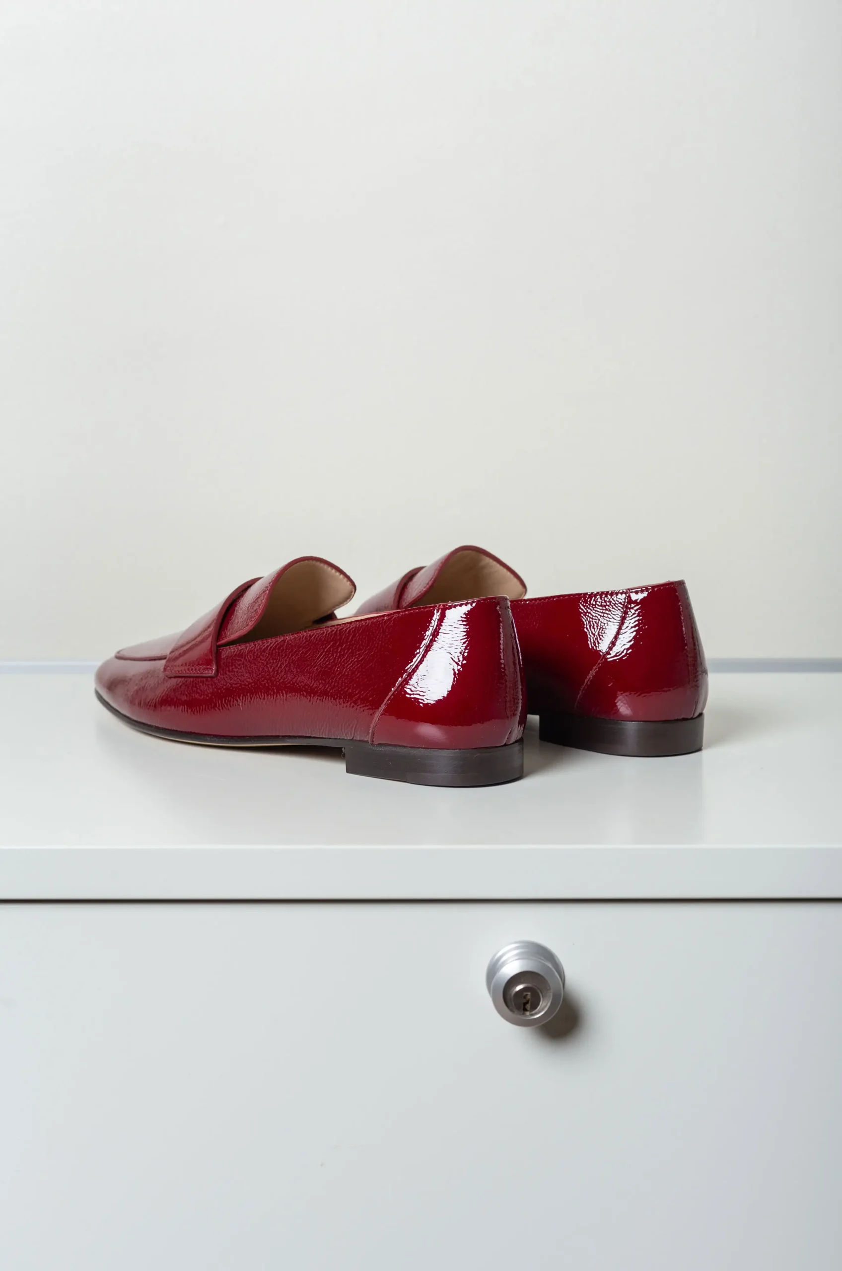 Le Monde Béryl - Soft Loafer Placket Patent - Oxblood Red
