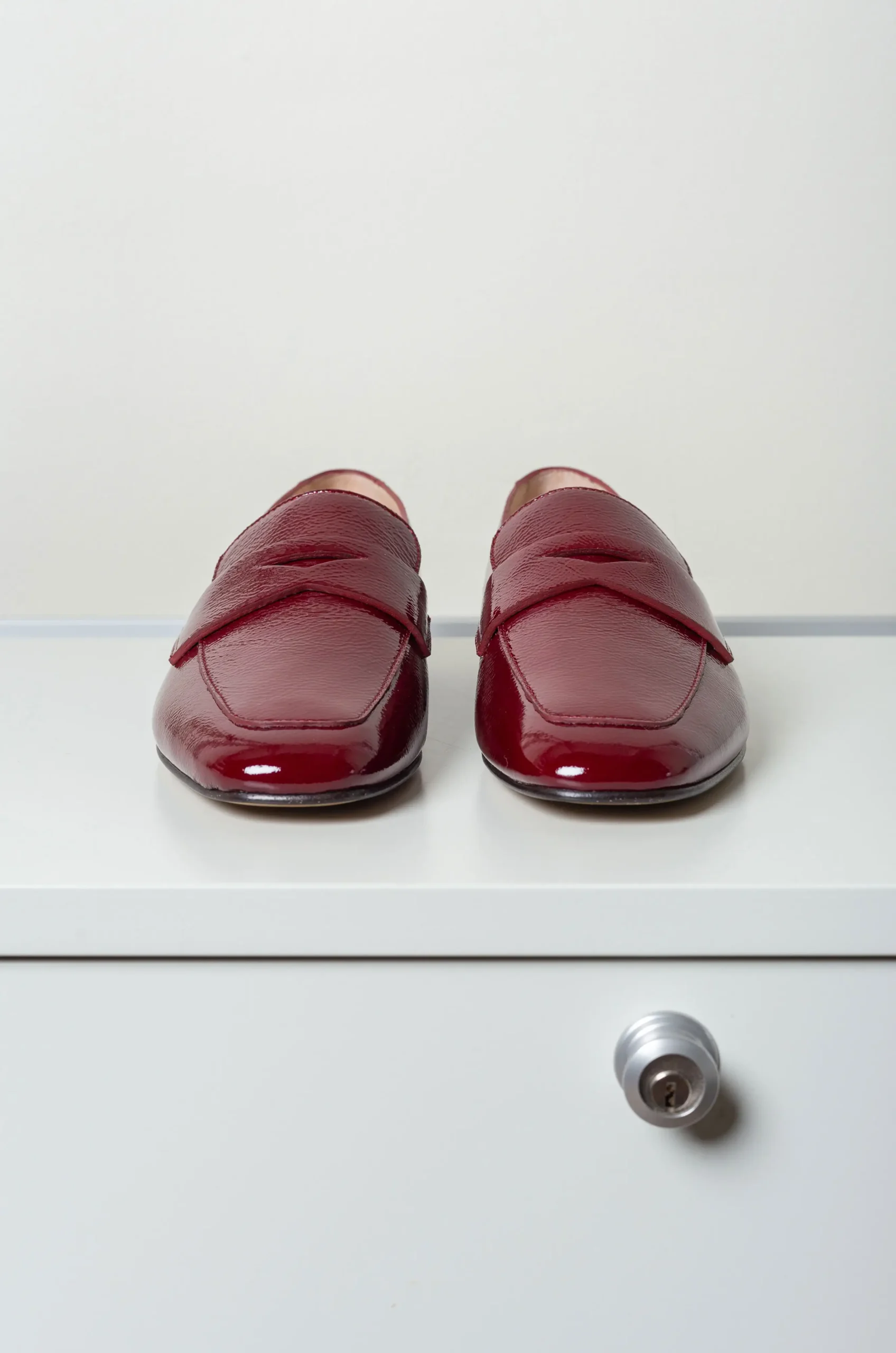 Le Monde Béryl - Soft Loafer Placket Patent - Oxblood Red