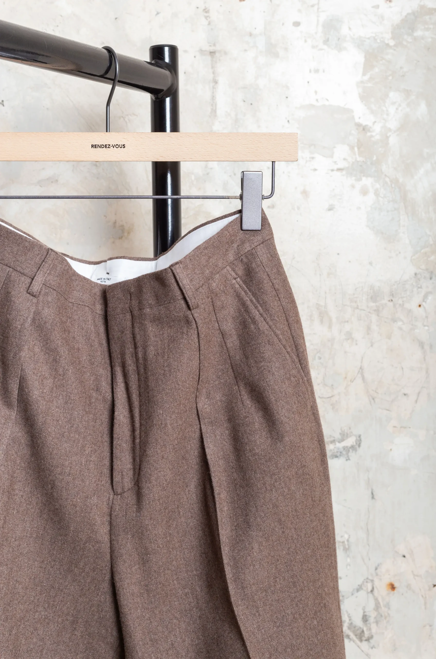 Cellar Door - Lucio WW418 - Biscotto