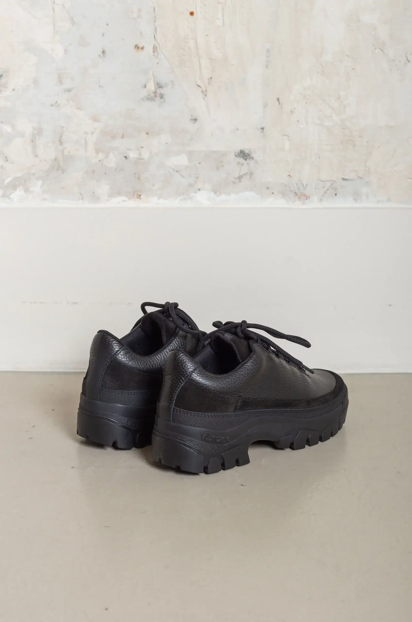 Tarvas - WOMEN EASY HIKER LEATHER - BLACK