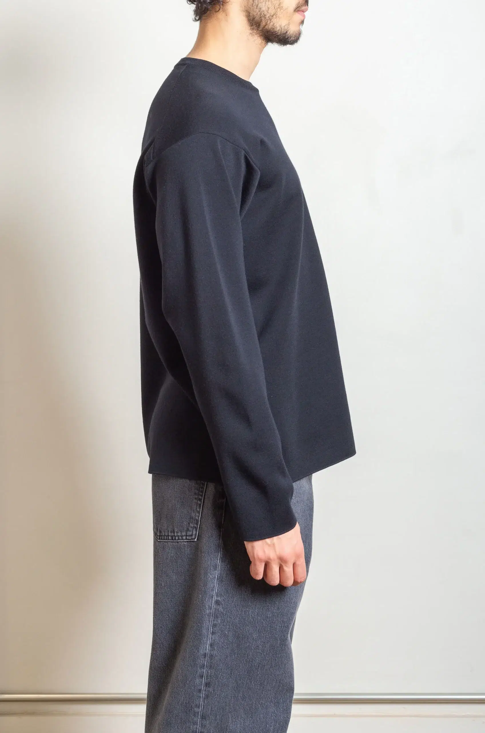 Batoner - 32G WOOL SMOOTH CREW NECK - BLACK