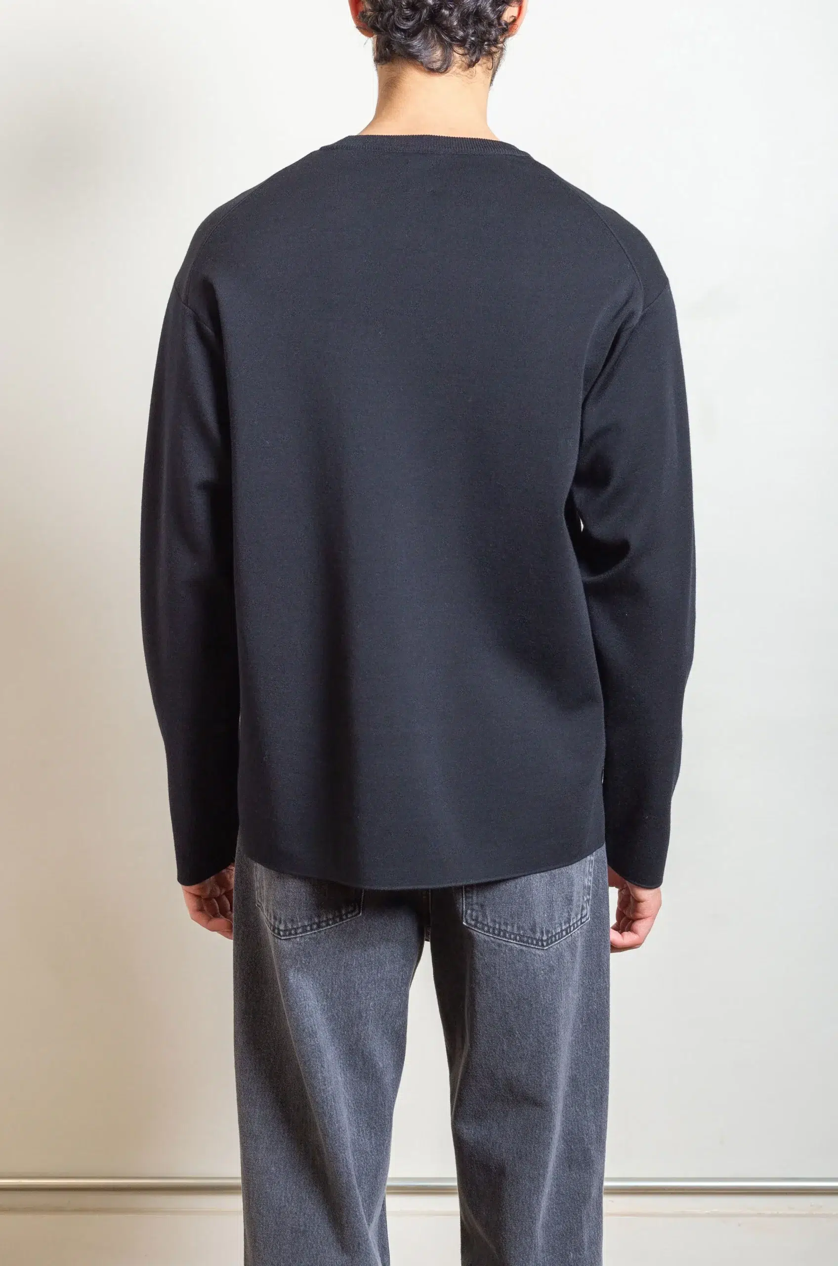 Batoner - 32G WOOL SMOOTH CREW NECK - BLACK