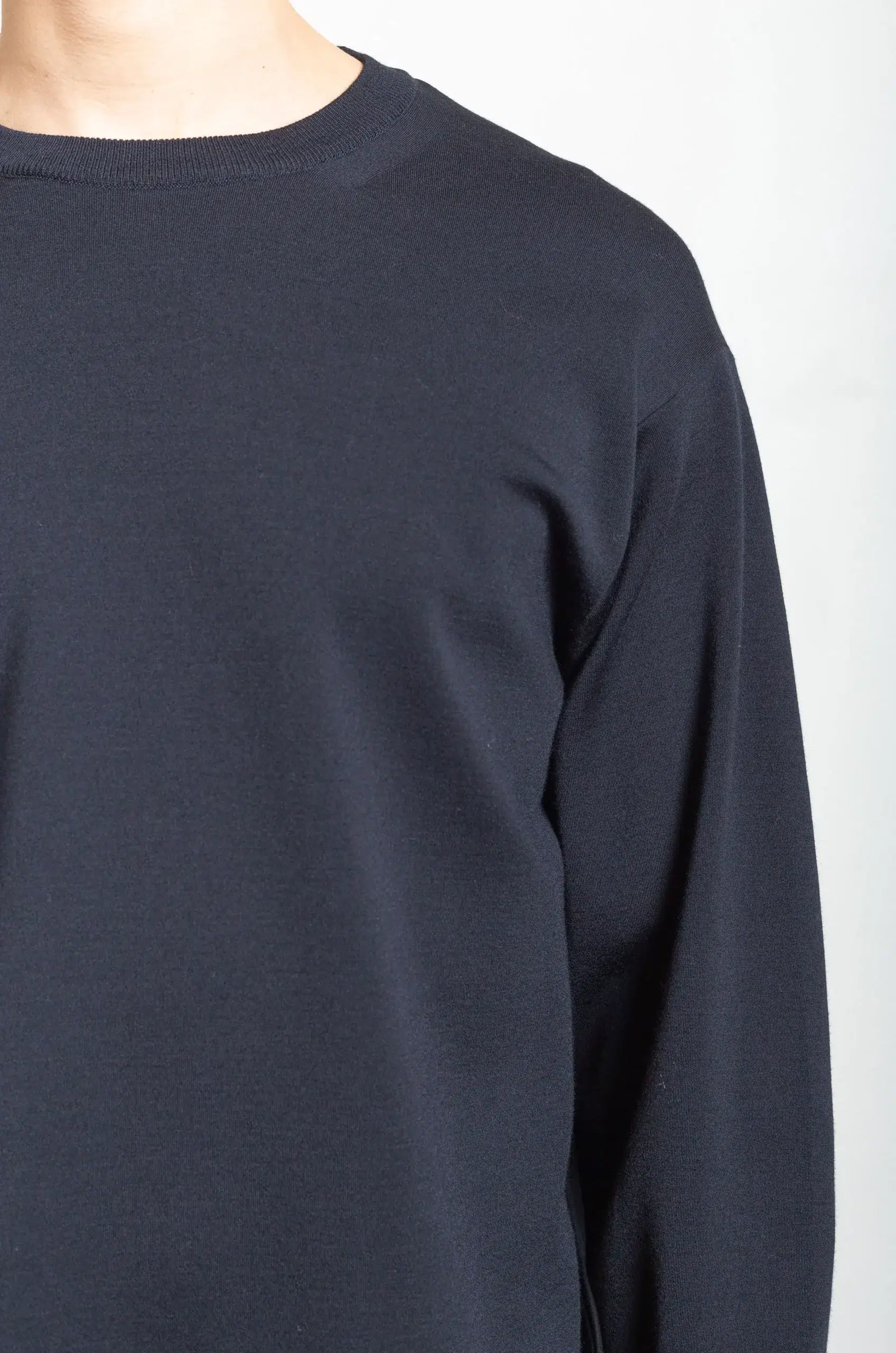 Batoner - 32G WOOL SMOOTH CREW NECK - BLACK