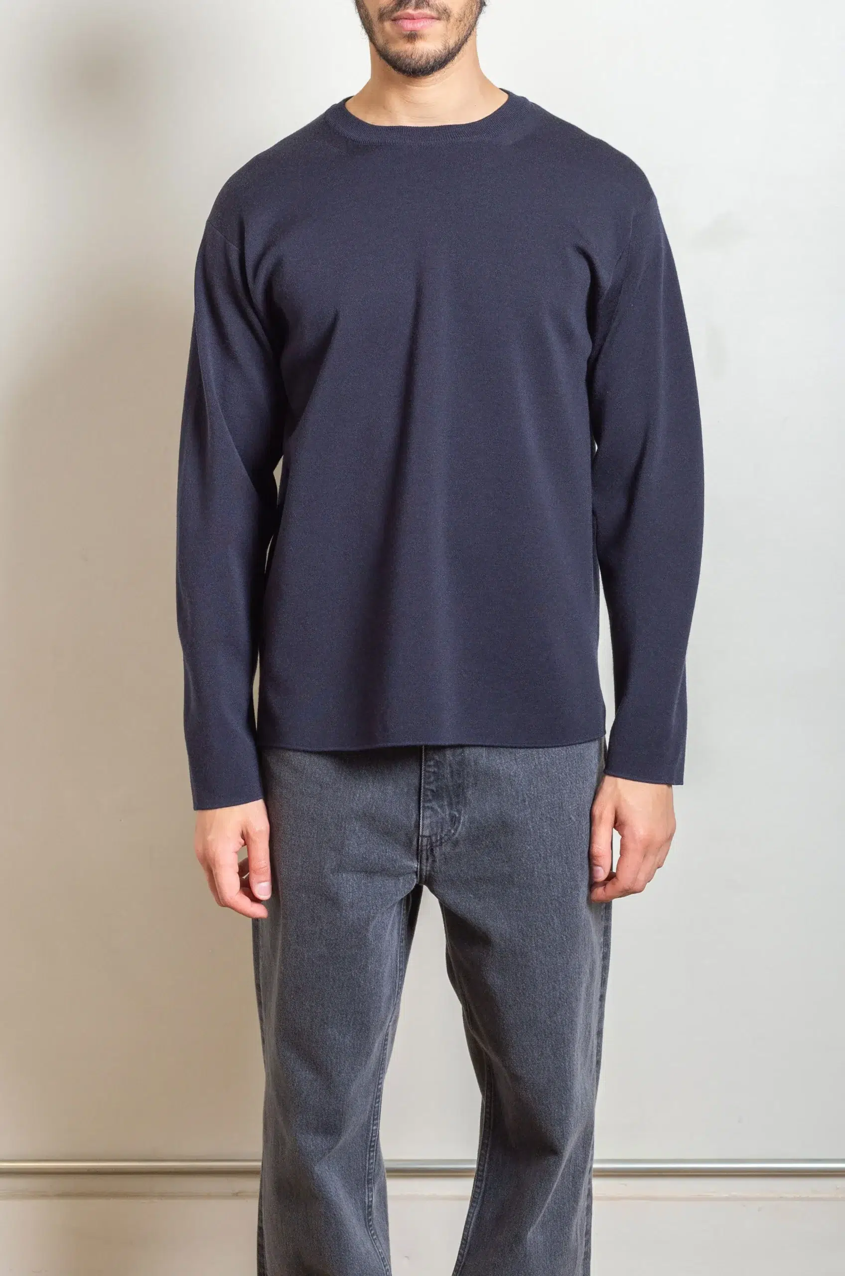 Batoner - 32G WOOL SMOOTH CREW NECK - NAVY
