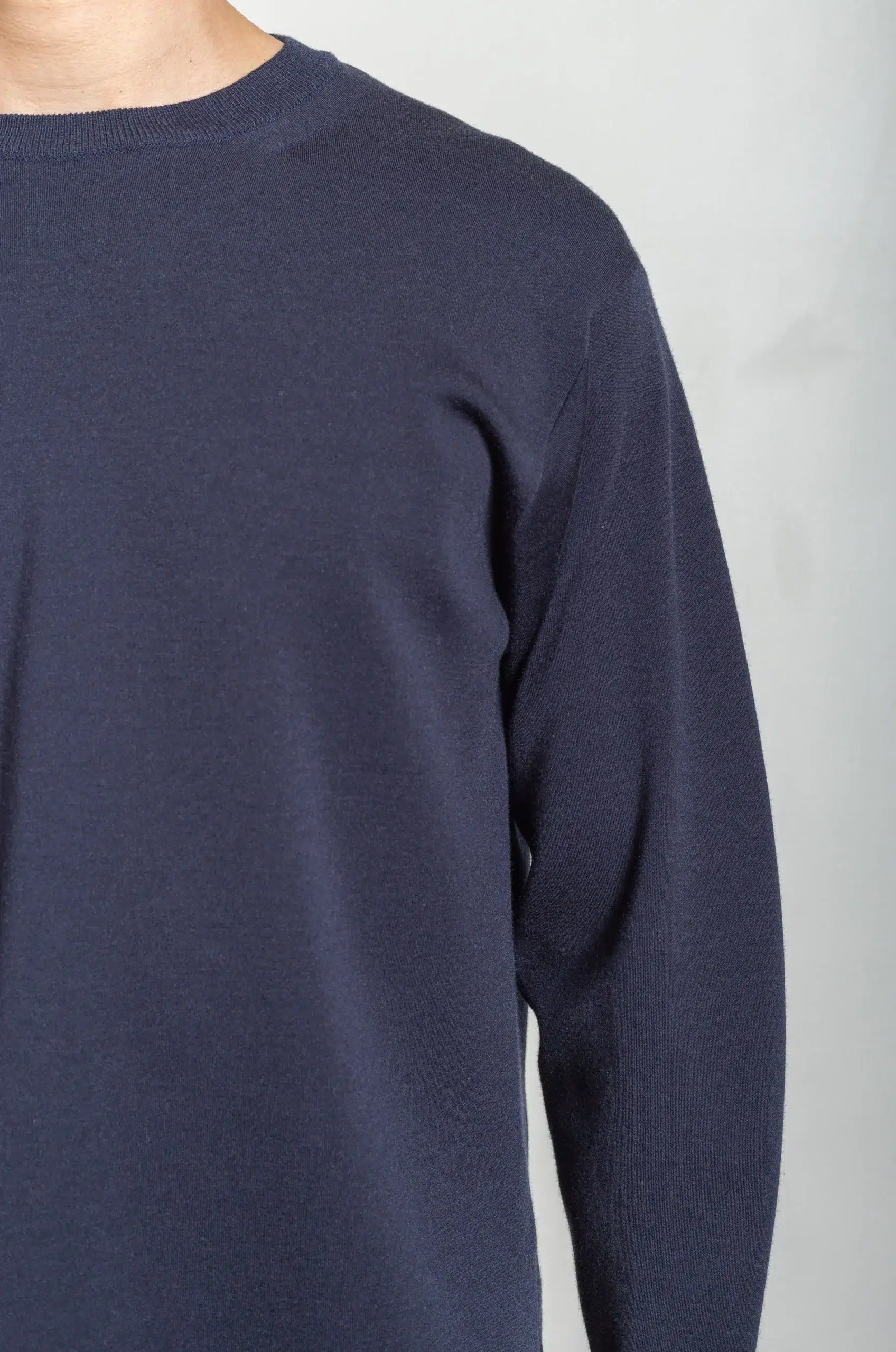 Batoner - 32G WOOL SMOOTH CREW NECK - NAVY