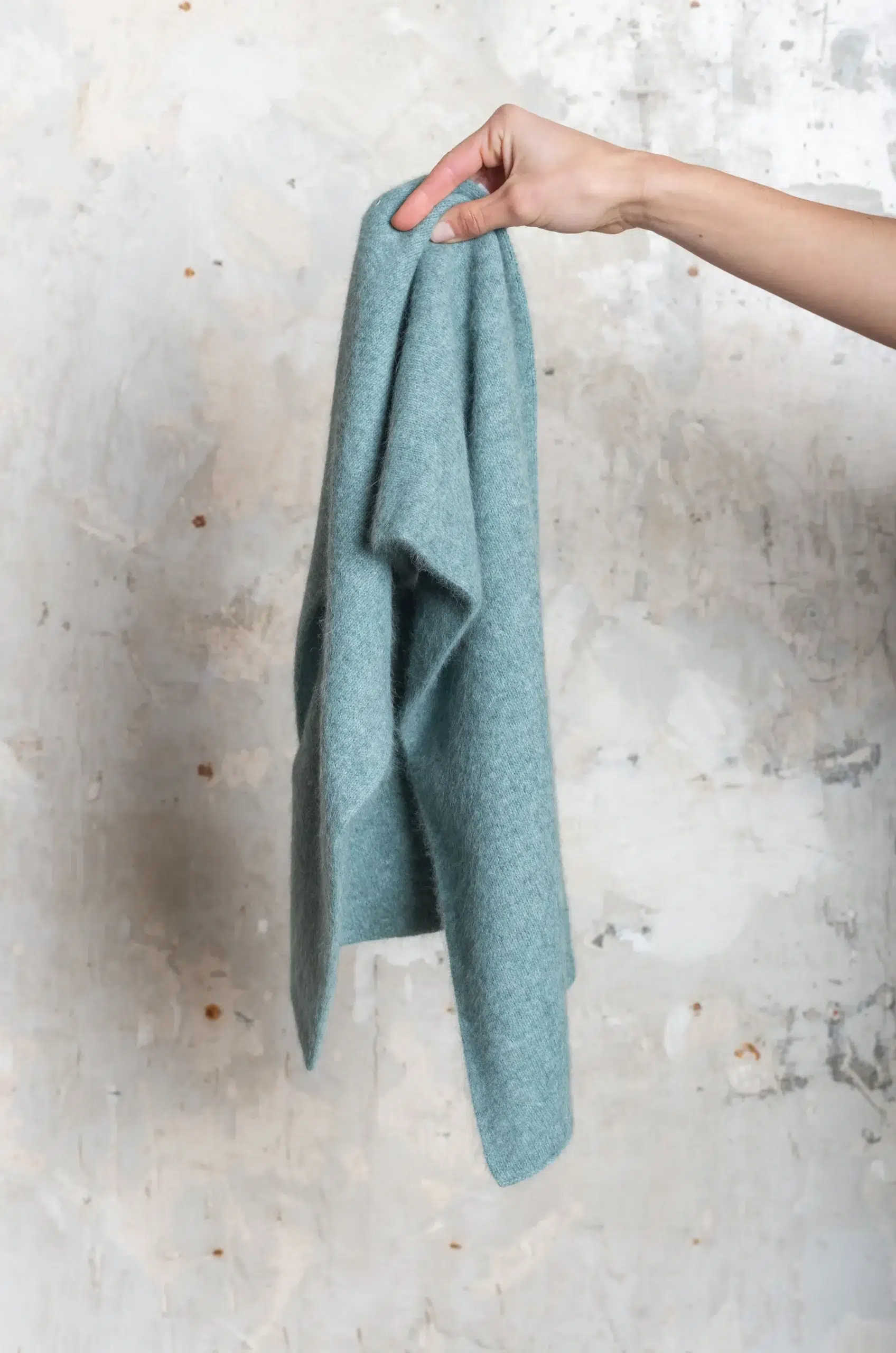 C.T. Plage - Ladies Stole 5573-64 - MOSS GREEN