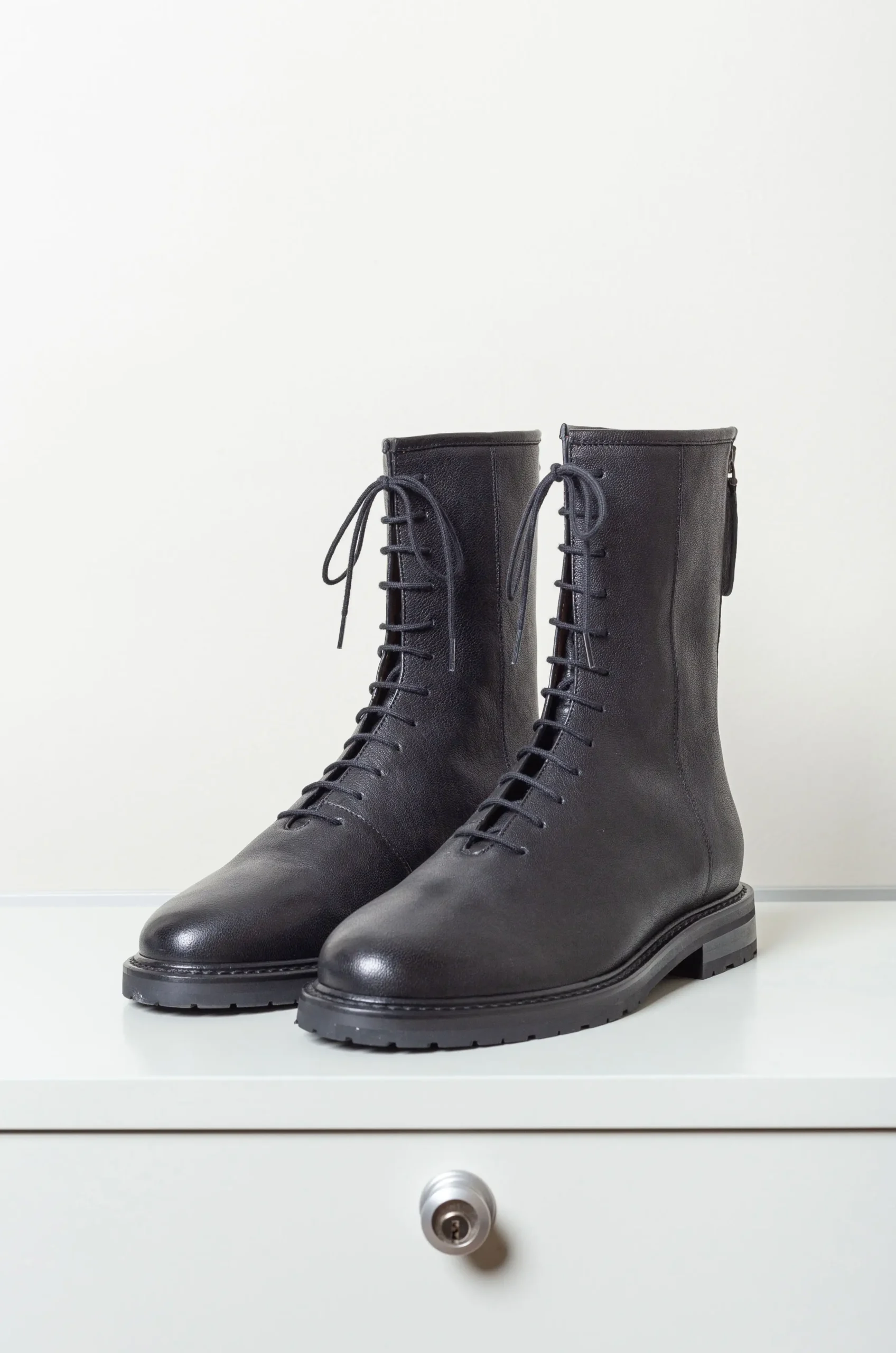 LEGRES - Combat In Washed Leather - Black