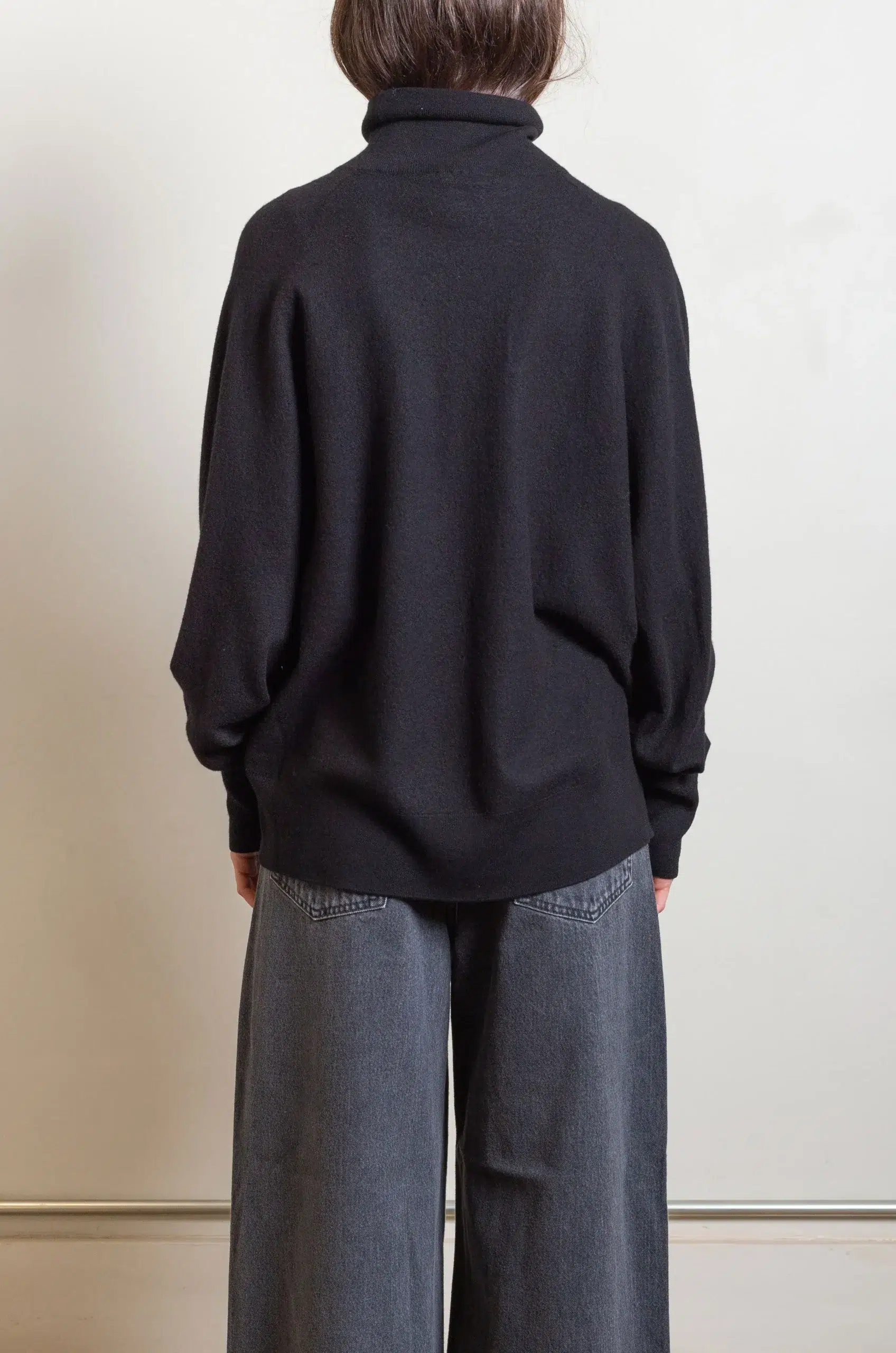 Ylève - ULTARAFINE MERINO WOOL MILLED KN P/O - BLACK