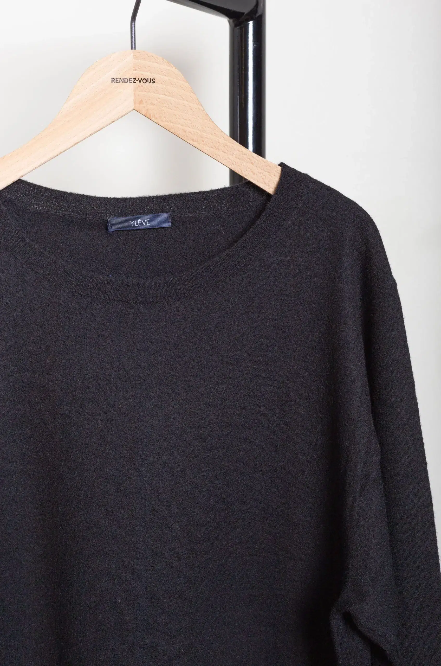 Ylève - ULTARAFINE MERINO WOOL MILLED KN OP - BLACK