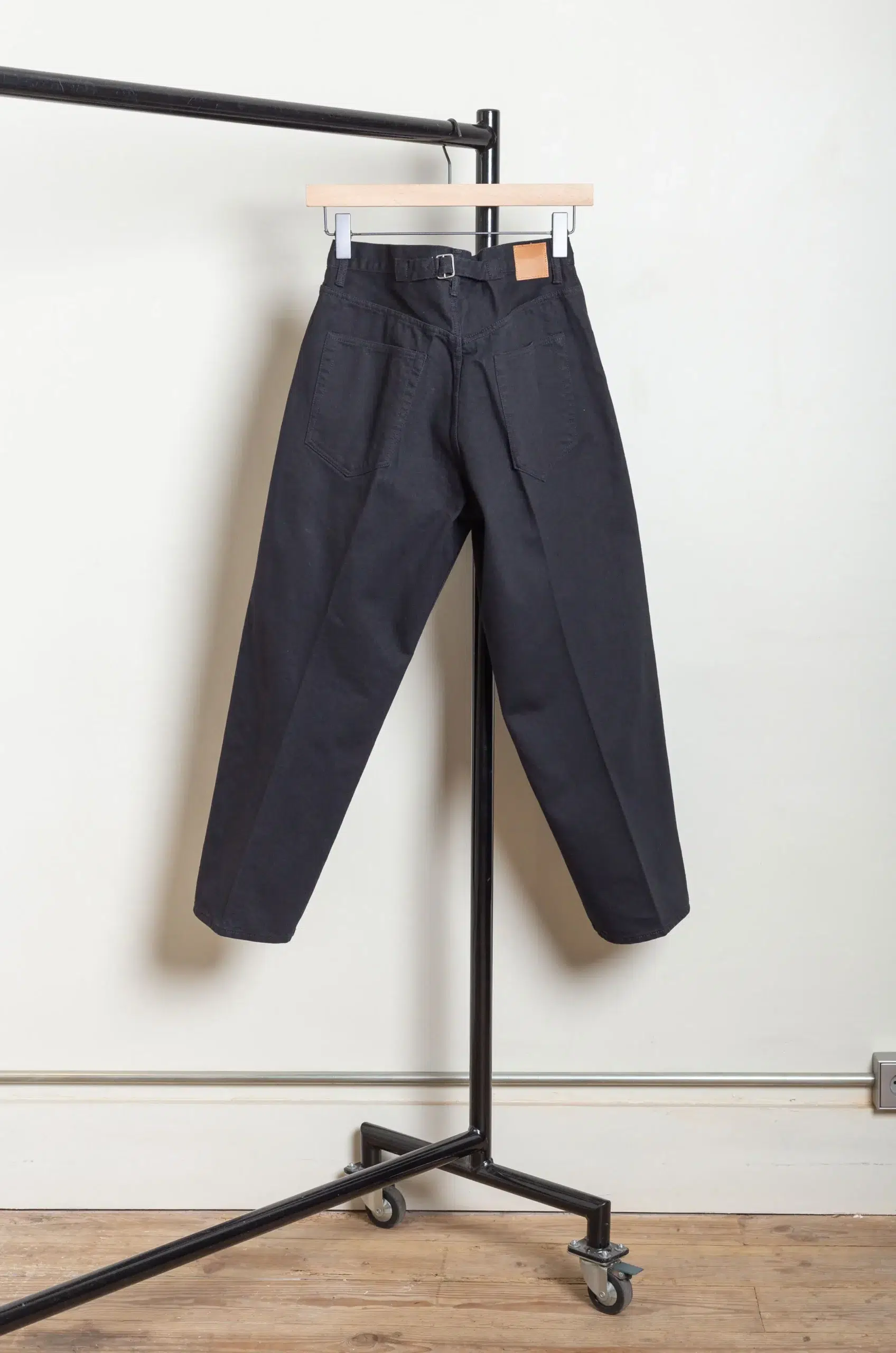 Hatski - Pants 22011-B - Black